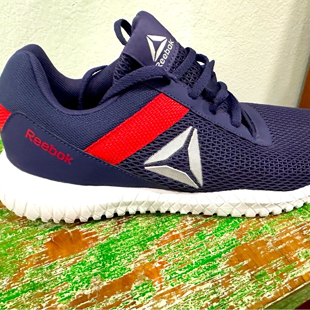 🔥BNWT🔥 Reebok women’s “Flexagon Force” athletic shoe
